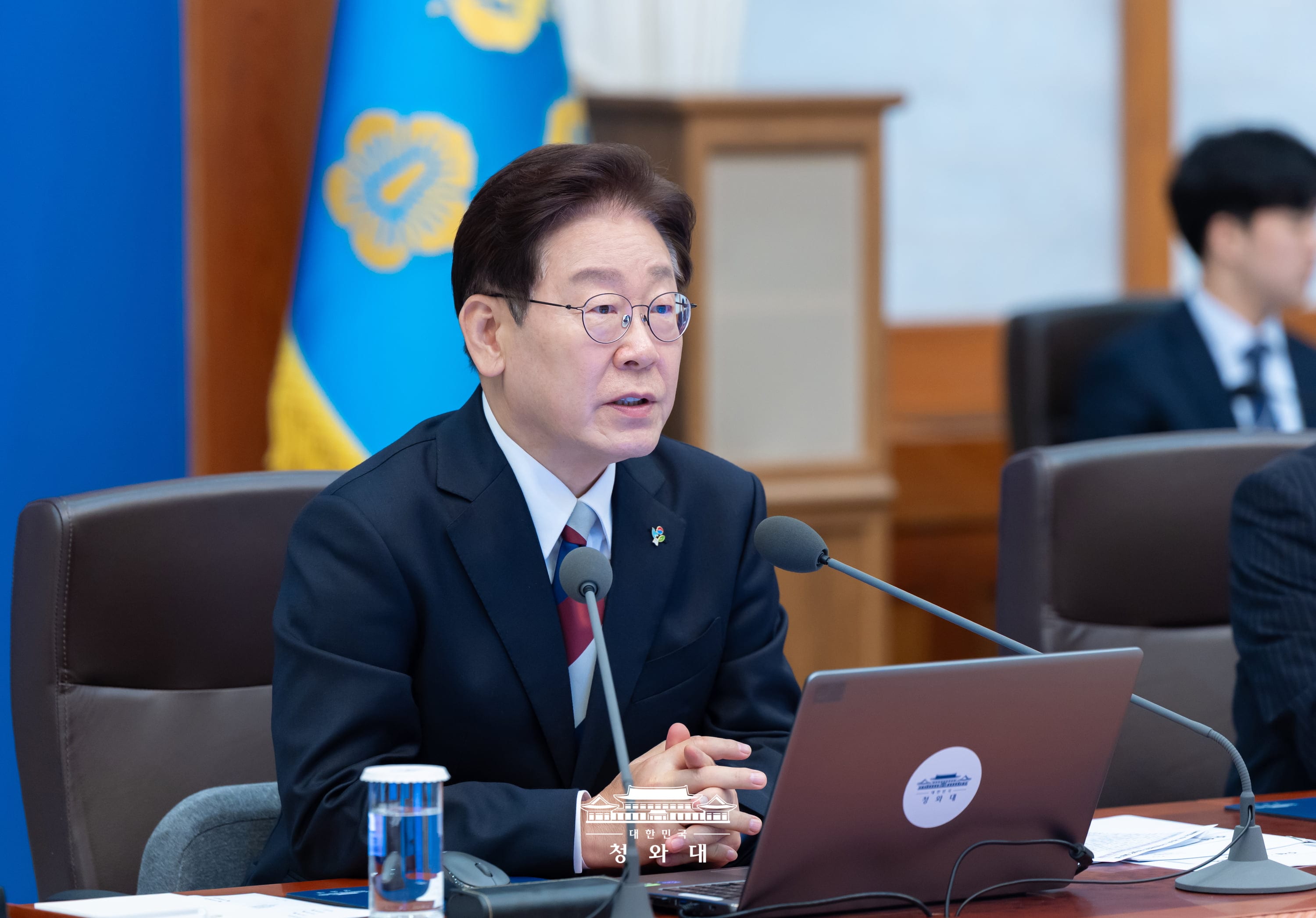 Le président Lee Jae Myung s’exprime lors d’une réunion au complexe présidentiel de Cheong Wa Dae, à Séoul, le 4 juin 2026. © Cheong Wa Dae