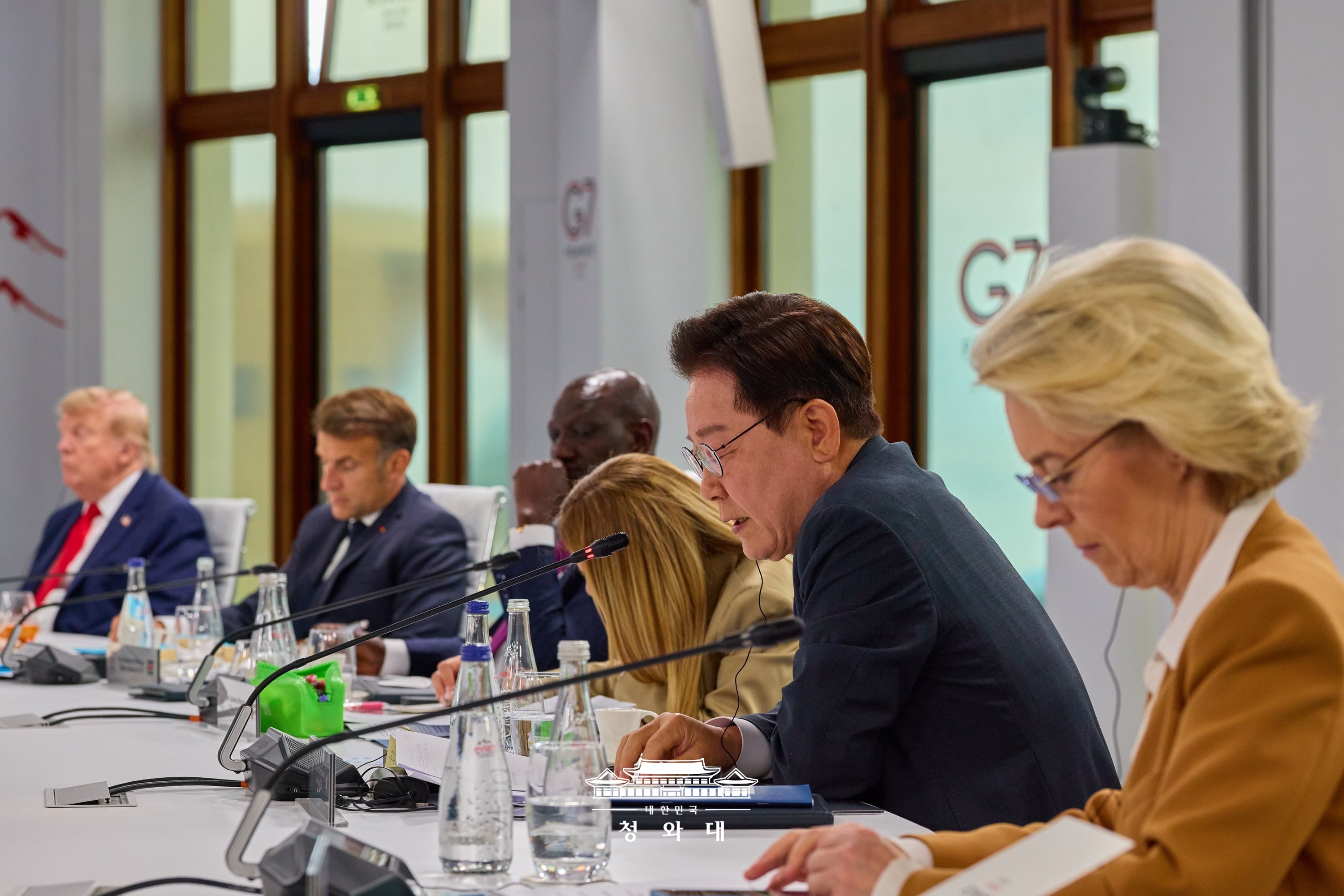 Le président Lee Jae Myung prend la parole lors de la réunion élargie du Sommet du G7 qui s'est tenue à Évian-les-Bains, le 16 juin 2026. © Cheong Wa Dae