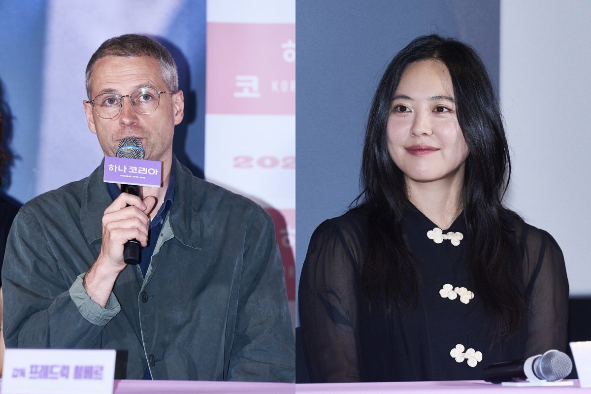 Le réalisateur Frederik Soelberg et la scénariste Sharon Choi lors de l'avant-première de « Hana Korea », à Séoul, le 26 juin 2026. © Triple Pictures Inc.