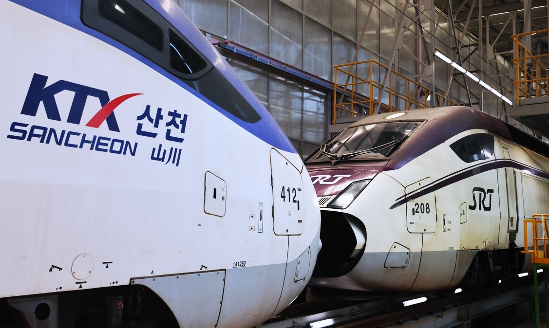 Des trains KTX et SRT reliés ensemble. © Korail