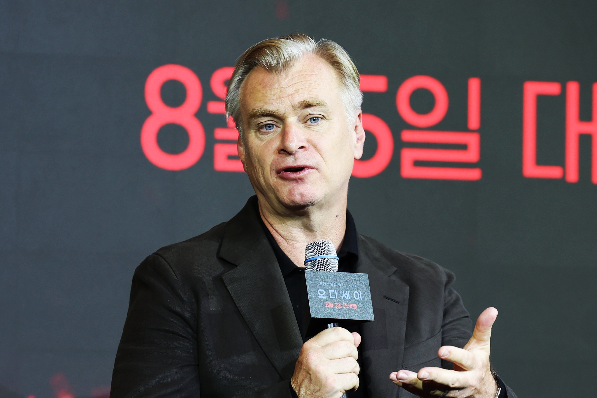 Le r&eacute;alisateur Christopher Nolan s&rsquo;exprime lors de la conf&eacute;rence de presse organis&eacute;e &agrave; l&rsquo;occasion de la sortie de son nouveau film, &laquo; L&rsquo;Odys&eacute;e &raquo;, &agrave; S&eacute;oul, le 3 ao&ucirc;t 2026. &copy; Park Dae-jin / Korea.net