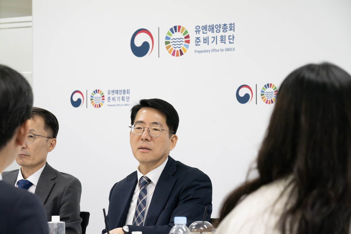 Le ministre des Affaires maritimes et de la Pêche, Hwang Jong-woo, s’exprime lors du lancement du comité de préparation de la prochaine conférence des Nations unies sur l'océan, coorganisée par le Chili et la Corée, à Busan, le 3 août 2026. © Ministère des Affaires maritimes et de la Pêche