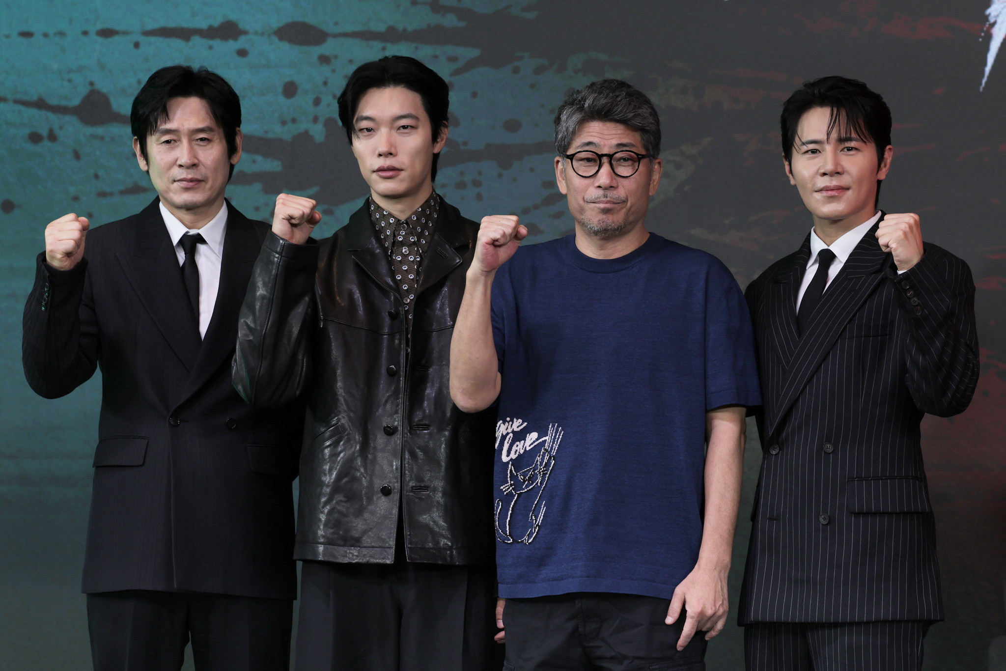 De gauche à droite, Sul Kyung-gu, Ryu Jun-yeol, Kim Hong-sun et Lee Kyoo-hyung posent lors de la conférence de presse de la série « Mousetrap », à Séoul, le 20 août 2026. © Park Dae-jin / Korea.net