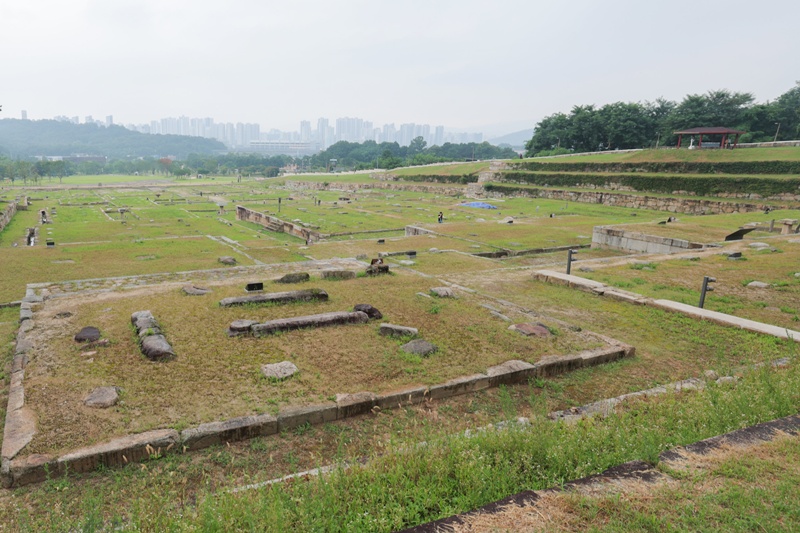 Les ruines du temple Hoeamsa, à Yangju. © Park Dae-jin / Korea.net
