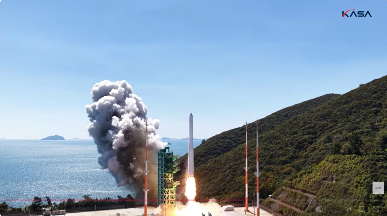 La fus&eacute;e Nuri d&eacute;colle du centre spatial de Naro, &agrave; Goheung, dans le sud de la Cor&eacute;e, le 7 octobre 2026. &copy; Korea AeroSpace Administration