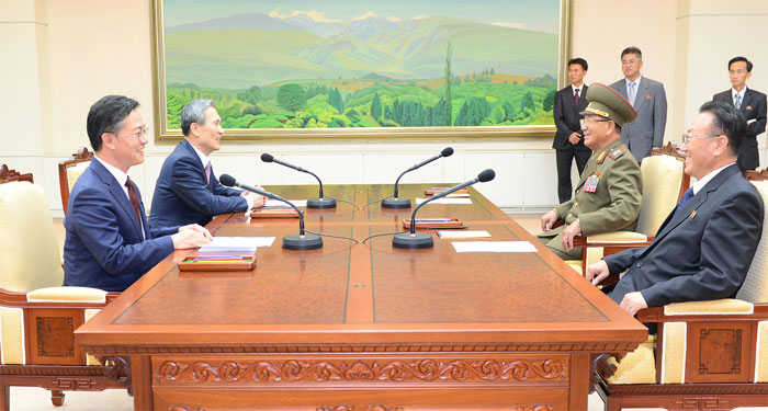2JKoreas_0825_L6.jpg