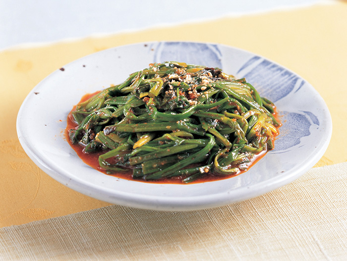 Wild parsley salad, or <i>dolminari muchim</i>, can be enjoyed once the snows start to melt and Ipchun arrives.