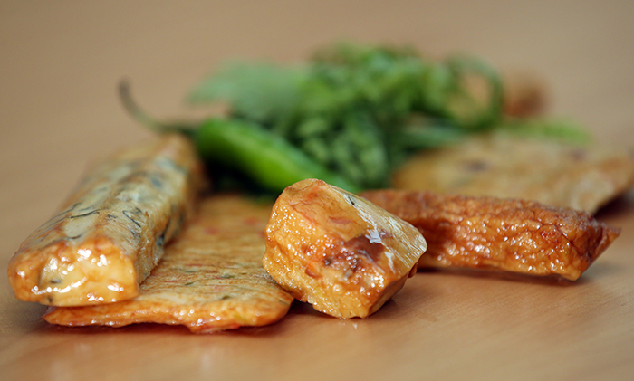 Emballés individuellement et conformes aux normes d'hygiène, les produits Goraesa Eomuk sont faciles à cuisiner à la maison.