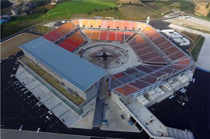 Olympic_Stadium_Opening_Closing_ceremonies_01.jpg