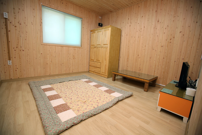 Sancheong_Forest_Lodge_02.jpg