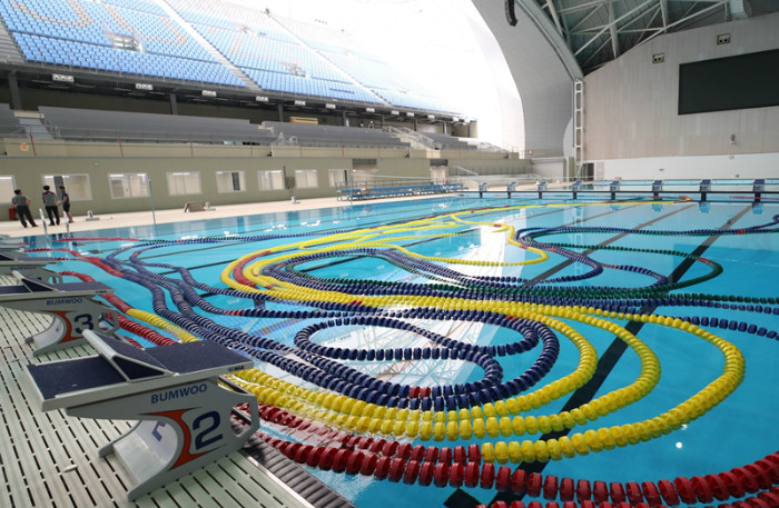 La construction du Centre municipal de natation de l'université de Nambu, la principale installation des Championnats du monde de natation de 2019 à Gwangju va bon train. La fin des travaux est prévue le 13 juin. ⓒ Yonhap News
