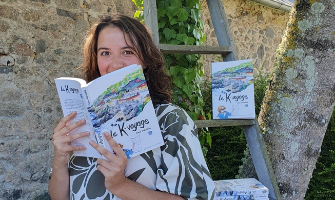 Rencontre avec Clara Vialletelle, autrice du carnet de voyages Le K-voyage, qui vient de paraître aux éditions l'Atelier des Cahiers