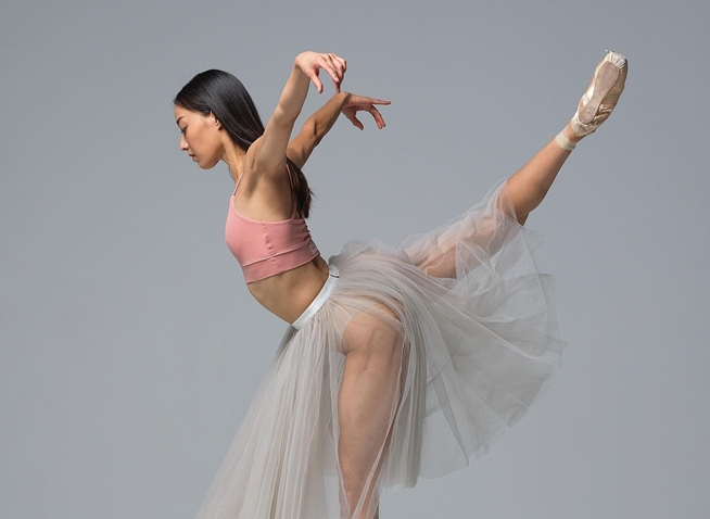 Nommée première danseuse du corps de ballet de l’Opéra de Paris, Kang Hohyun fait la fierté de la Corée et de la France