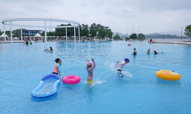 Réouverture de piscines en plein air du fleuve Han