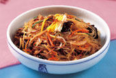 Gastronomie coréenne : nouilles sautées japchae