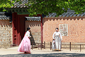 L’élégance des hanbok au palais royal