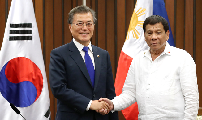 Moon, « La République des Philippines est notre vieille amie » 