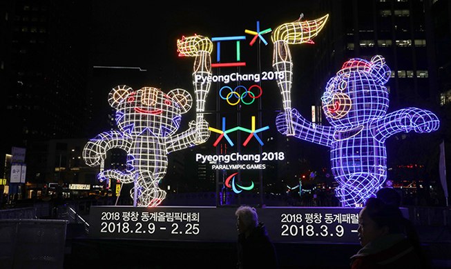 Soohorang et Bandabi illuminés à la rivière Cheonggyecheon