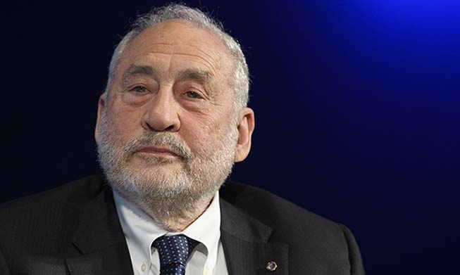 Le lauréat du prix Nobel Stiglitz qualifie d’innovantes les politiques du président Moon