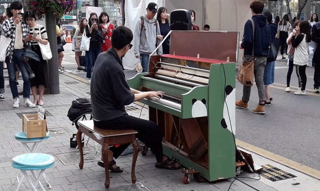 Des chansons françaises revisitées par une Sud-Coréenne à la voix jazzy