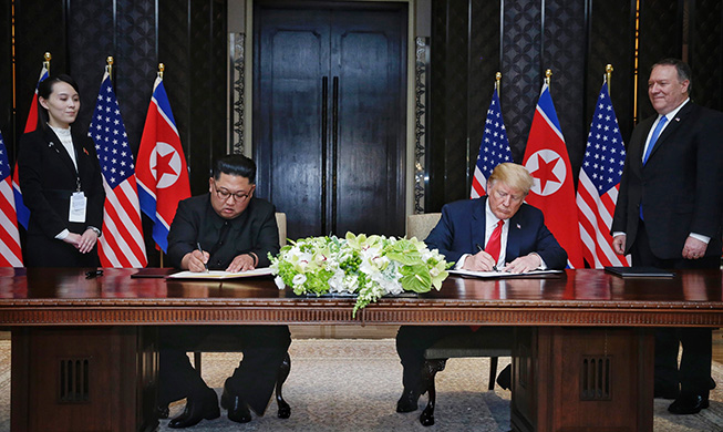 Donald Trump et Kim Jong Un ont signé un document commun à l’issue du sommet de Singapour