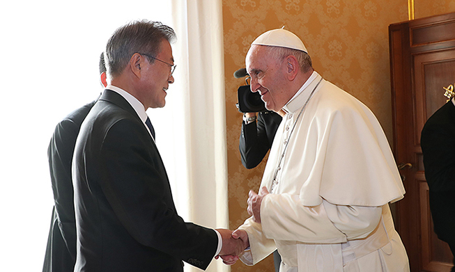 Le pape François serait prêt à visiter Pyeongyang en cas d'invitation officielle