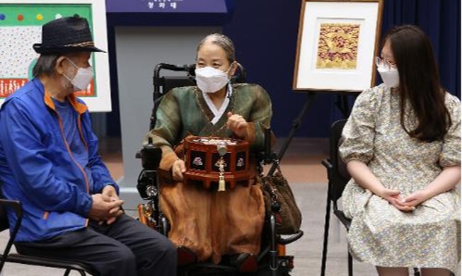 La première exposition spéciale de Cheong Wa Dae sera consacrée à des artistes handicapés