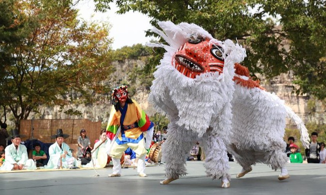 La danse masquée coréenne « talchum » inscrite au patrimoine culturel immatériel de l'Unesco