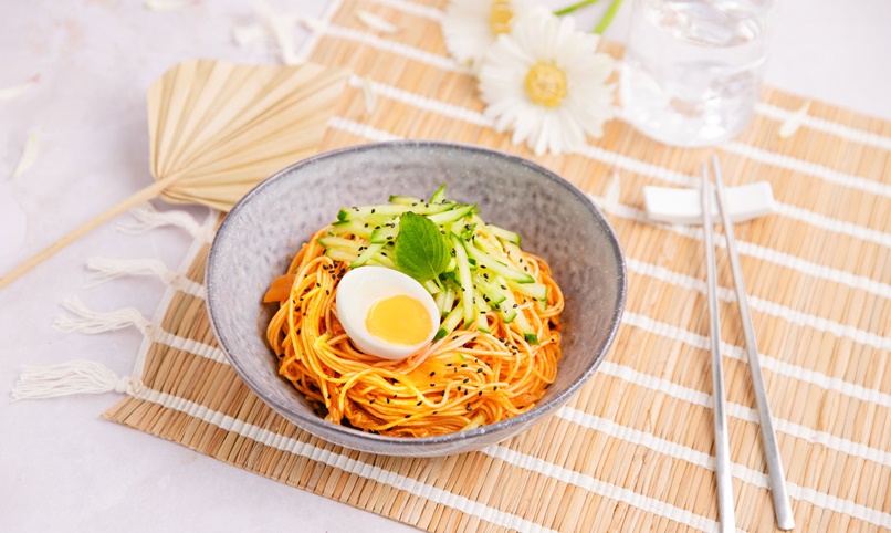 Bibim guksu, la recette rapide à se concocter en été !