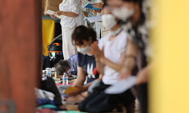 Image du jour : prier pour réussir l'examen d’entrée à l’université