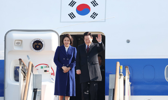 Visites présidentielles en Inde et au Vietnam