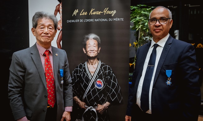 Le Taekwondo mis à l’honneur en France ! Le Grand-Maître Lee Kwan-Young se voit décerner la médaille de Chevalier de l’Ordre National du Mérite