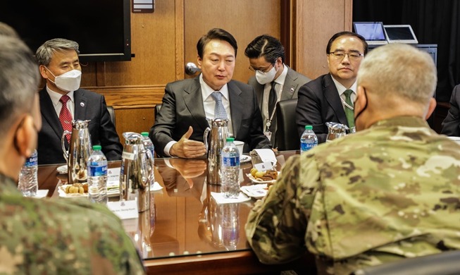 Le président élu Yoon visite les Forces américaines en Corée à Pyeongtaek