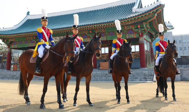 En images : l’unité de cavalerie de l’Académie militaire de Corée