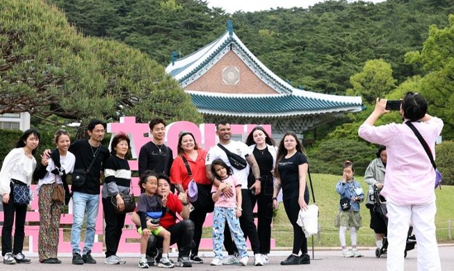 Cheong Wa Dae attire de plus en plus de visiteurs étrangers