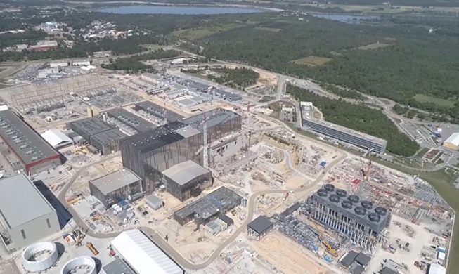 Projet international ITER : le début de l’assemblage du réacteur à fusion