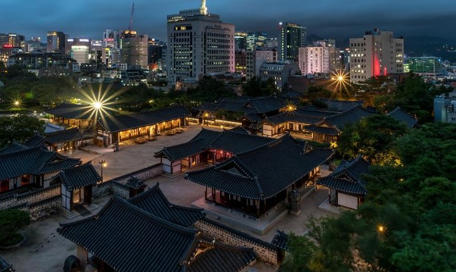 Le village hanok de Namsangol prolonge ses heures d'ouverture