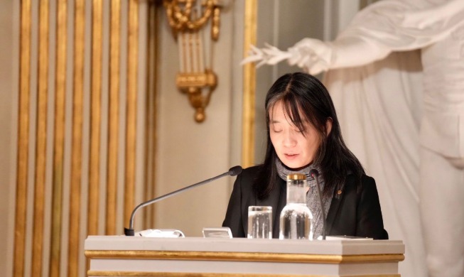 « Toutes mes questions reposent sur l'amour » : la conférence de Han Kang avant la remise du prix Nobel de littérature