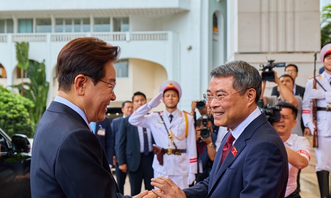 Visite au Vietnam : le président Lee Jae Myung appelle à un « nouveau miracle sur le fleuve Rouge »