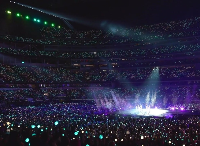 La planète en mode guichet pour BTS : chronique d’une journée ARMY