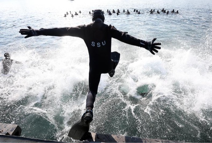 Entraînement de la marine en pleine mer