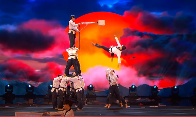 L'équipe mondiale de taekwondo passe aux demi-finales de l'émission « America's Got Talent »