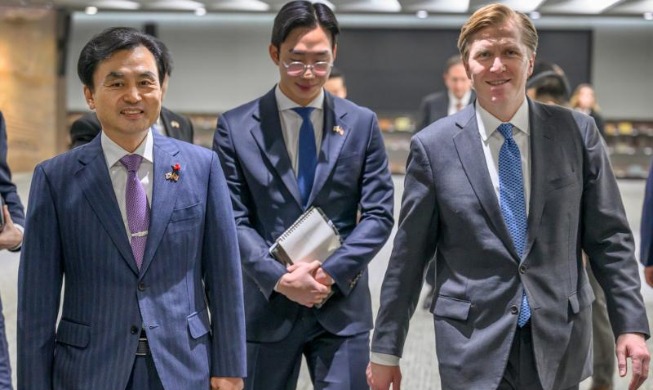 Le sous-secrétaire américain à la politique de défense salue le renforcement de la défense coréenne