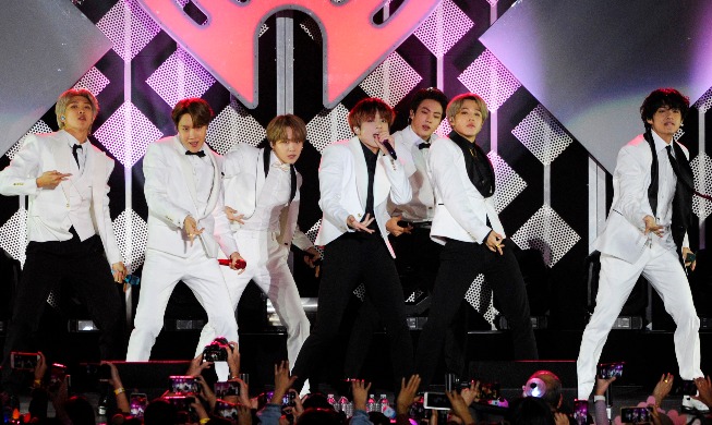 BTS occupe les 2 premières places du classement mondial des ventes d'albums 2020 de l'IFPI