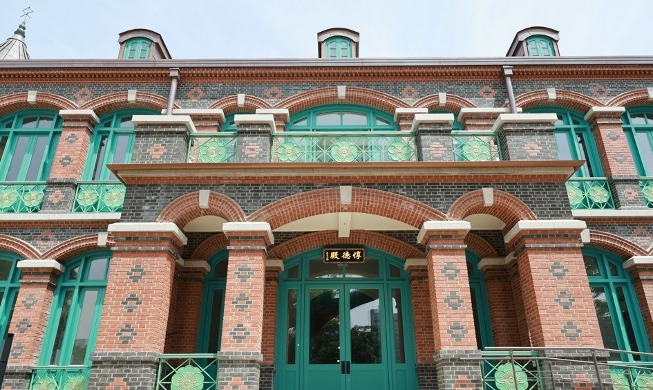 La reconstruction du bâtiment Dondeokjeon du palais Deoksu presque achevée, son ouverture prévue en septembre