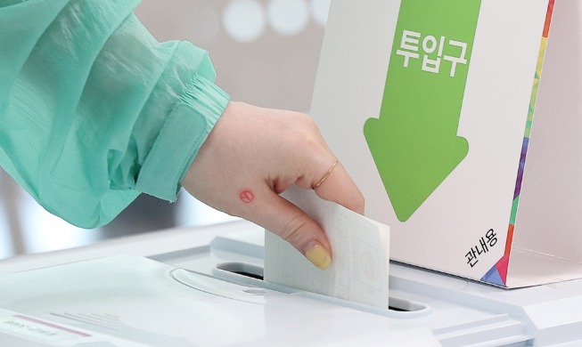Présidentielle 2025 : le vote anticipé débute dans les 3 568 bureaux de Corée