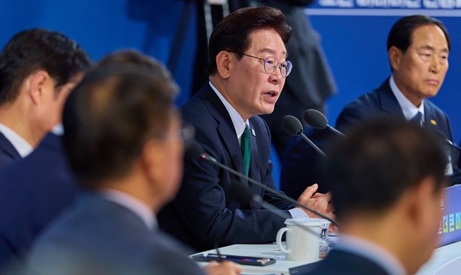 Le président Lee Jae Myung rejette les appels à l’austérité en citant le FMI