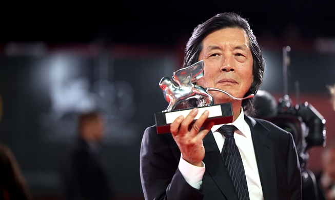 Lee Chang-dong remporte deux prix à la Mostra de Venise 2026 avec « Possible Love »