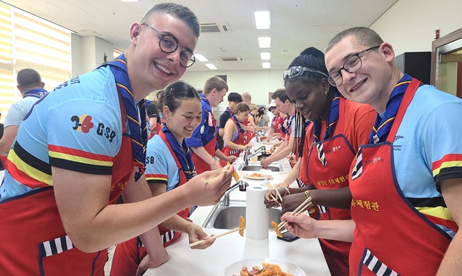 À J-5 du Jamboree mondial de 2023, près de 8 000 scouts découvrent déjà la culture coréenne