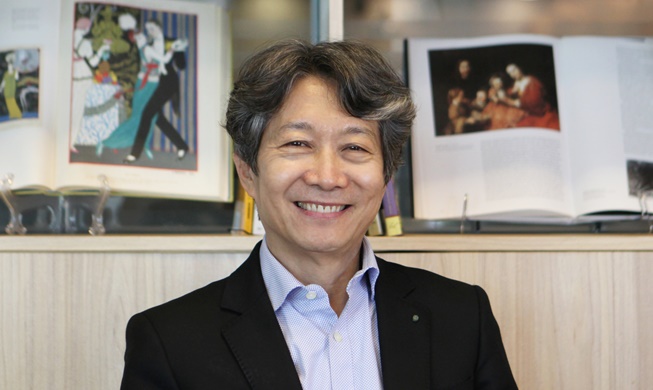 Choe Junho, professeur de théâtre de K-ARTS, fait Chevalier de la Légion d’honneur